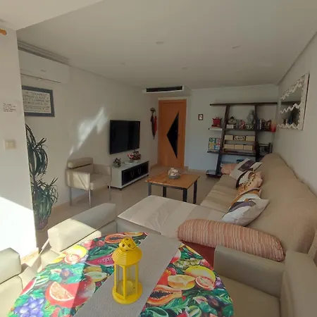 Eva Apartman *